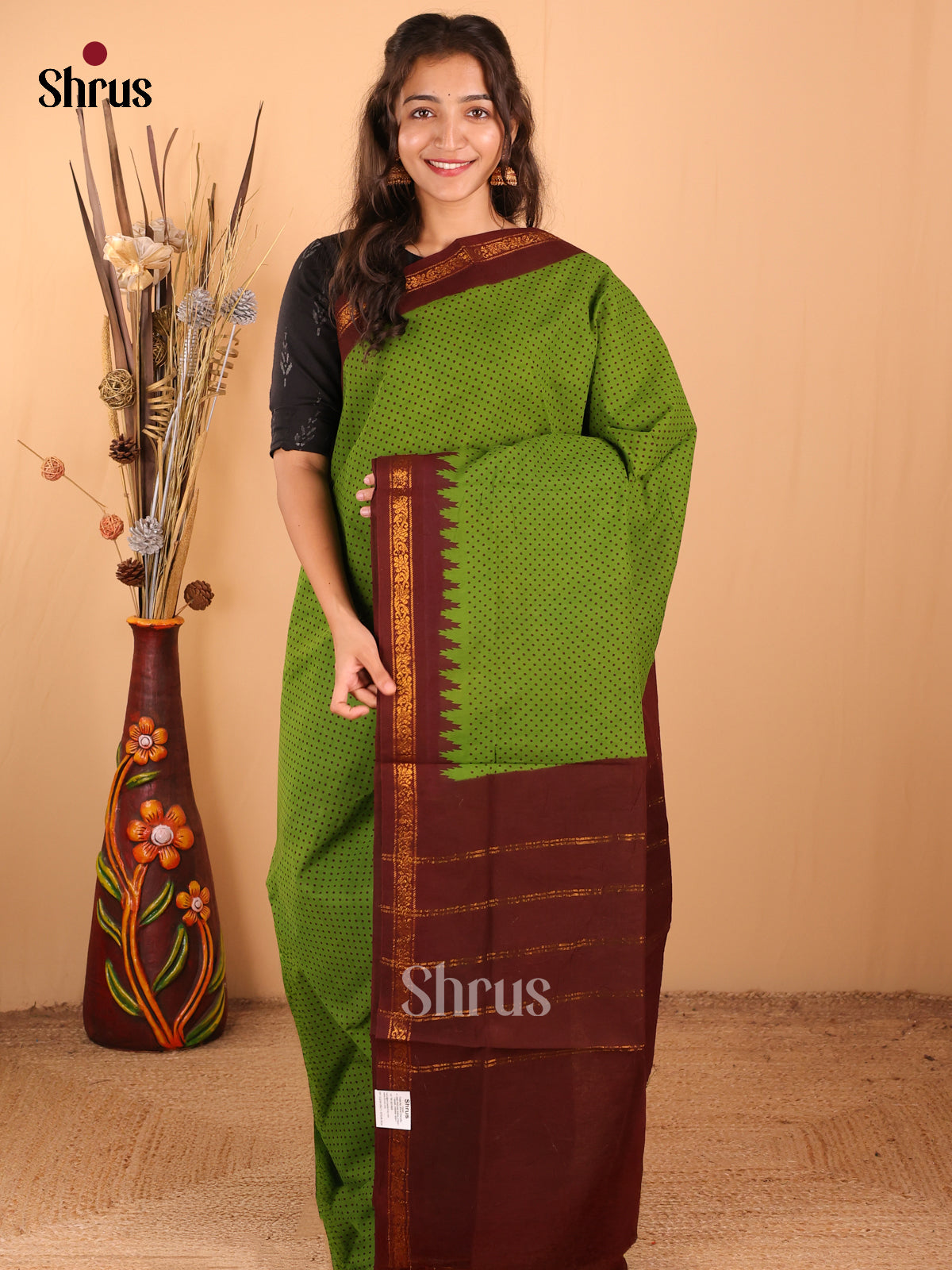 DDS15203 - Sungudi Cotton Saree - Shop on Shrus.com