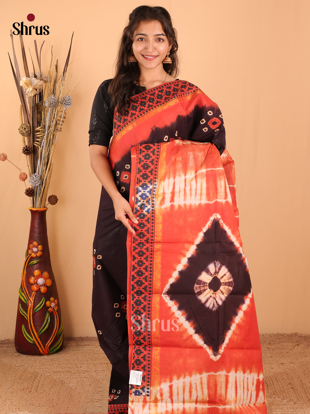 DDS15345 - Sungudi Cotton Saree - Shop on Shrus.com