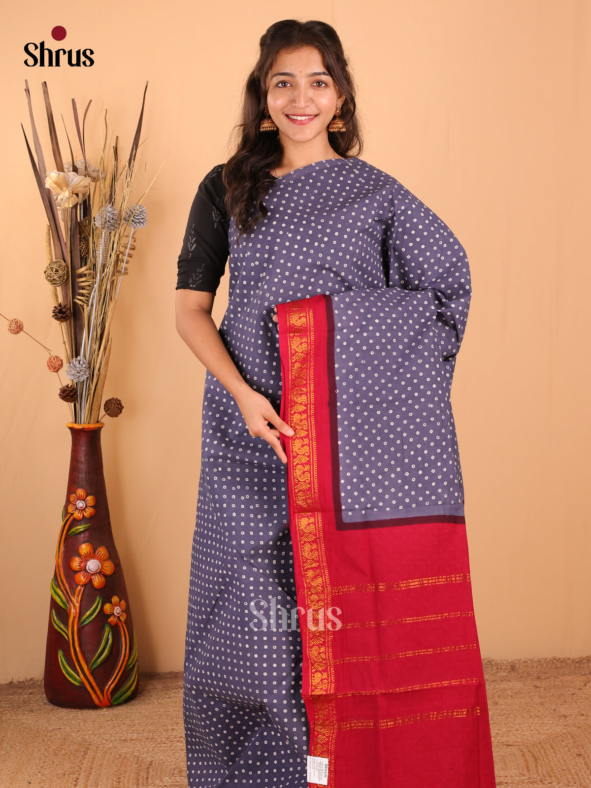 Grey with Red - DDS15375 - Sungudi Cotton Saree - Shop on Shrus.com
