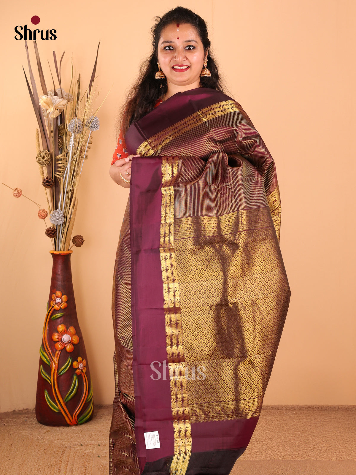 Shimmery Arakku Maroon Kanchipuram silk Saree zari woven  brocade pallu - Shop on Shrus.com