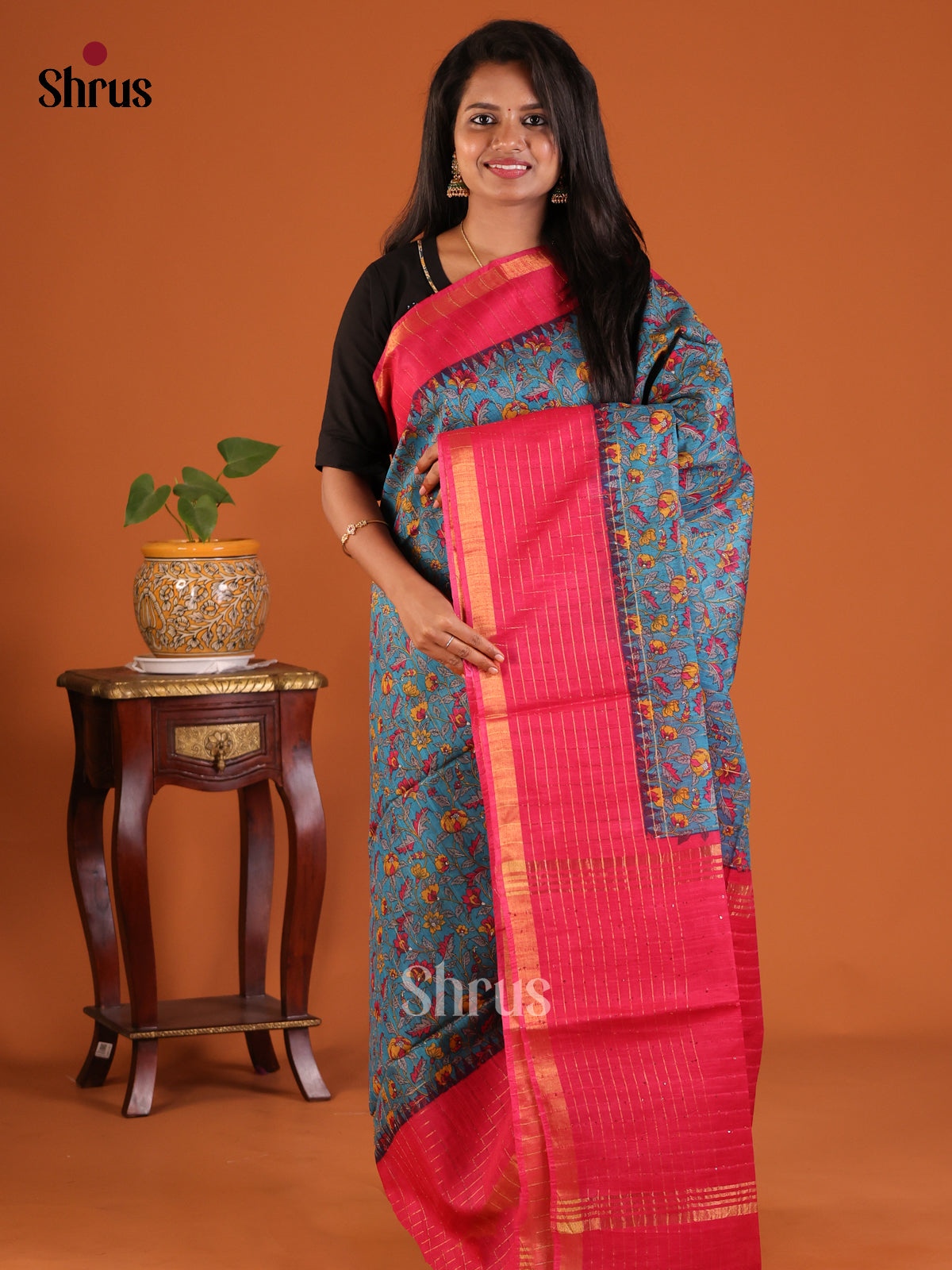 DDS18263 - Printed Tussar Saree - Shop on Shrus.com