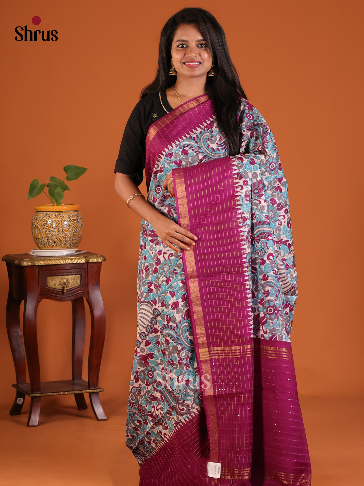 DDS18265 - Printed Tussar Saree - Shop on Shrus.com
