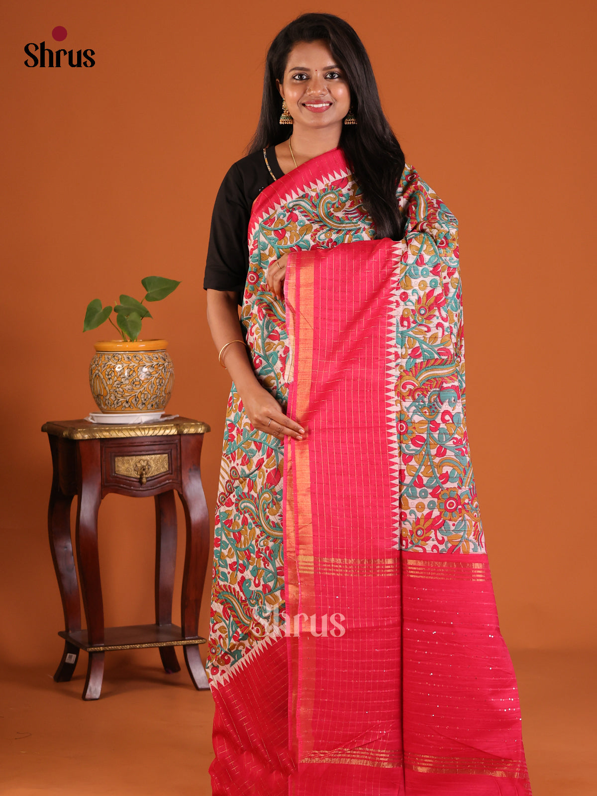 DDS18266 - Printed Tussar Saree - Shop on Shrus.com