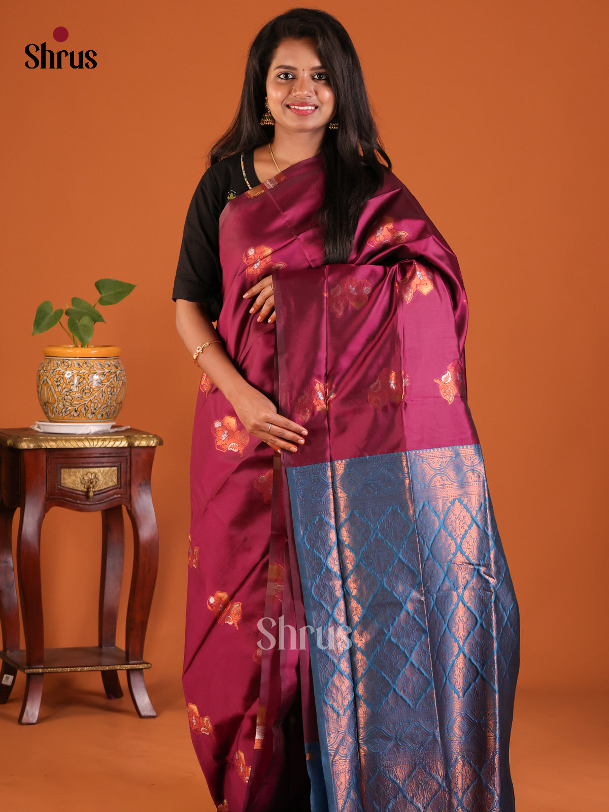 Wine with Blue- Semisoft silk Saree - Shop on Shrus.com