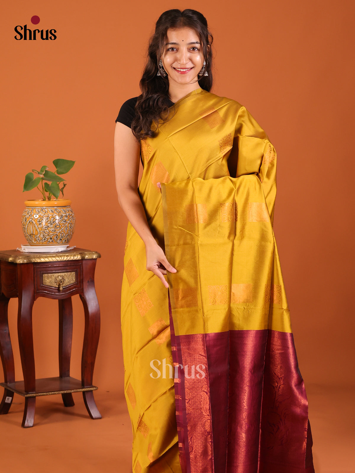 Mustardy Green with Maroon - Semisoft silk Saree - Shop on Shrus.com