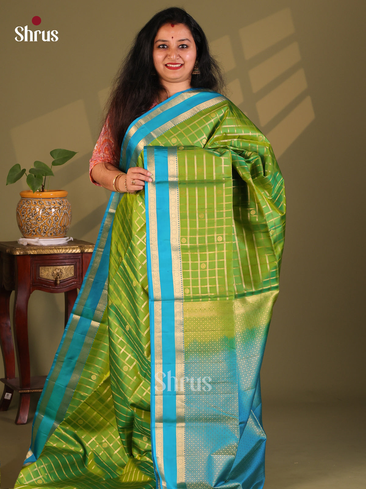 DES02039 - Soft Silk Saree - Shop on Shrus.com