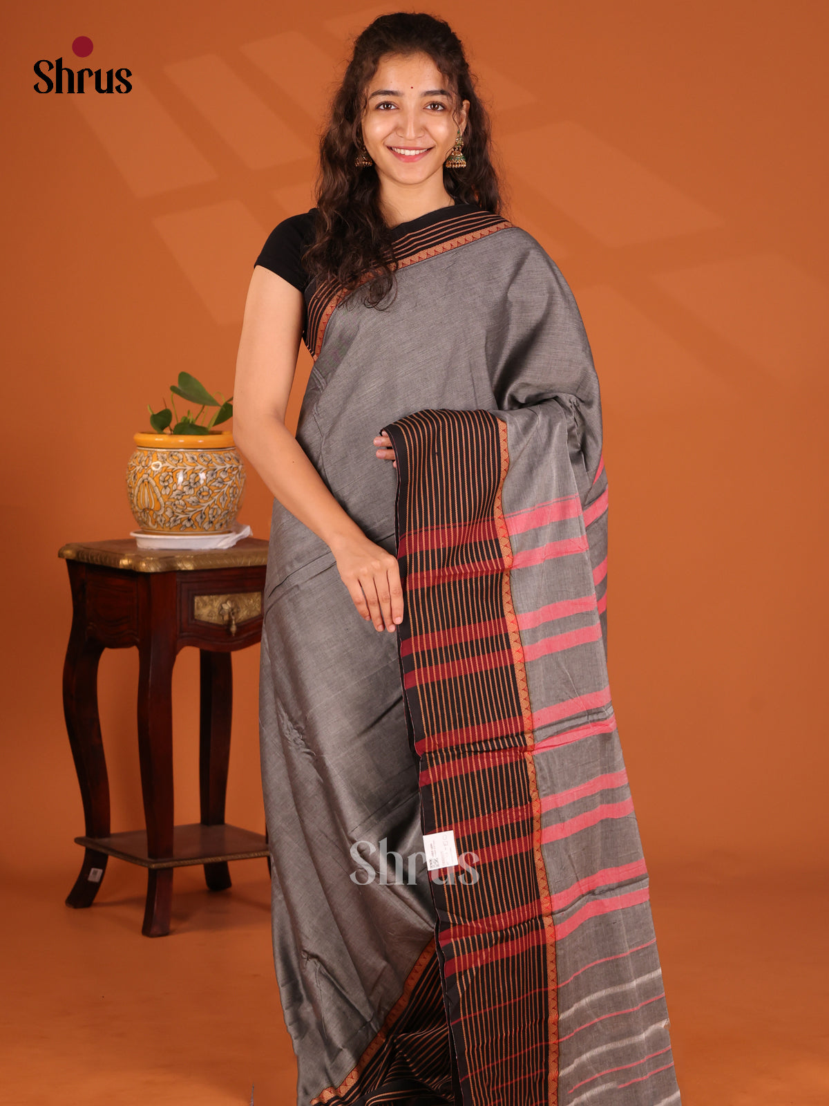 Grey with Black - Narayanpet Cotton Saree - Shop on Shrus.com