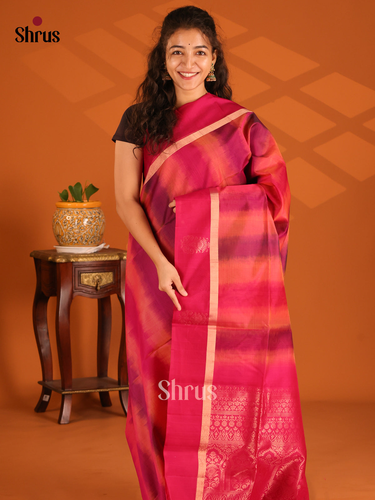 DES23228 - Silk Cotton Saree - Shop on Shrus.com