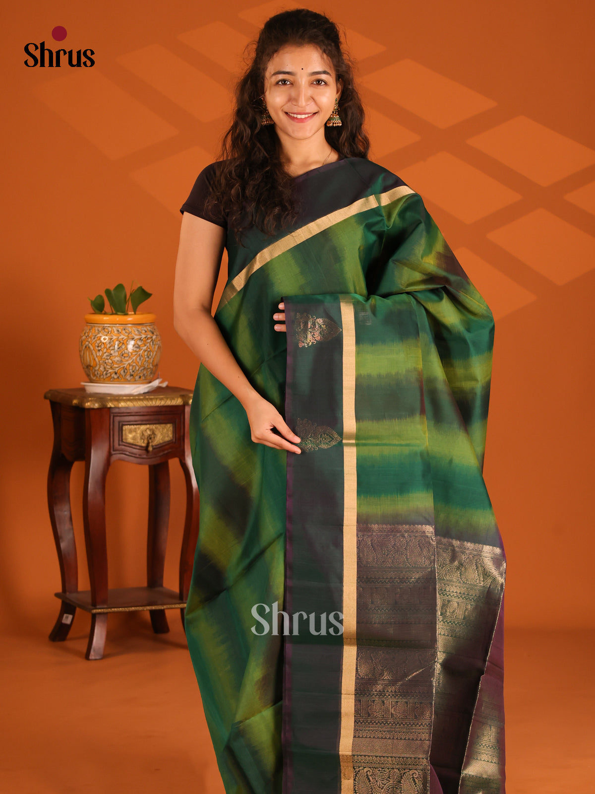 DES23229 - Silk Cotton Saree - Shop on Shrus.com