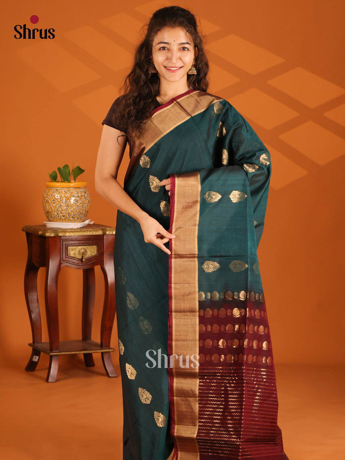 DES23243 - Silk Cotton Saree - Shop on Shrus.com