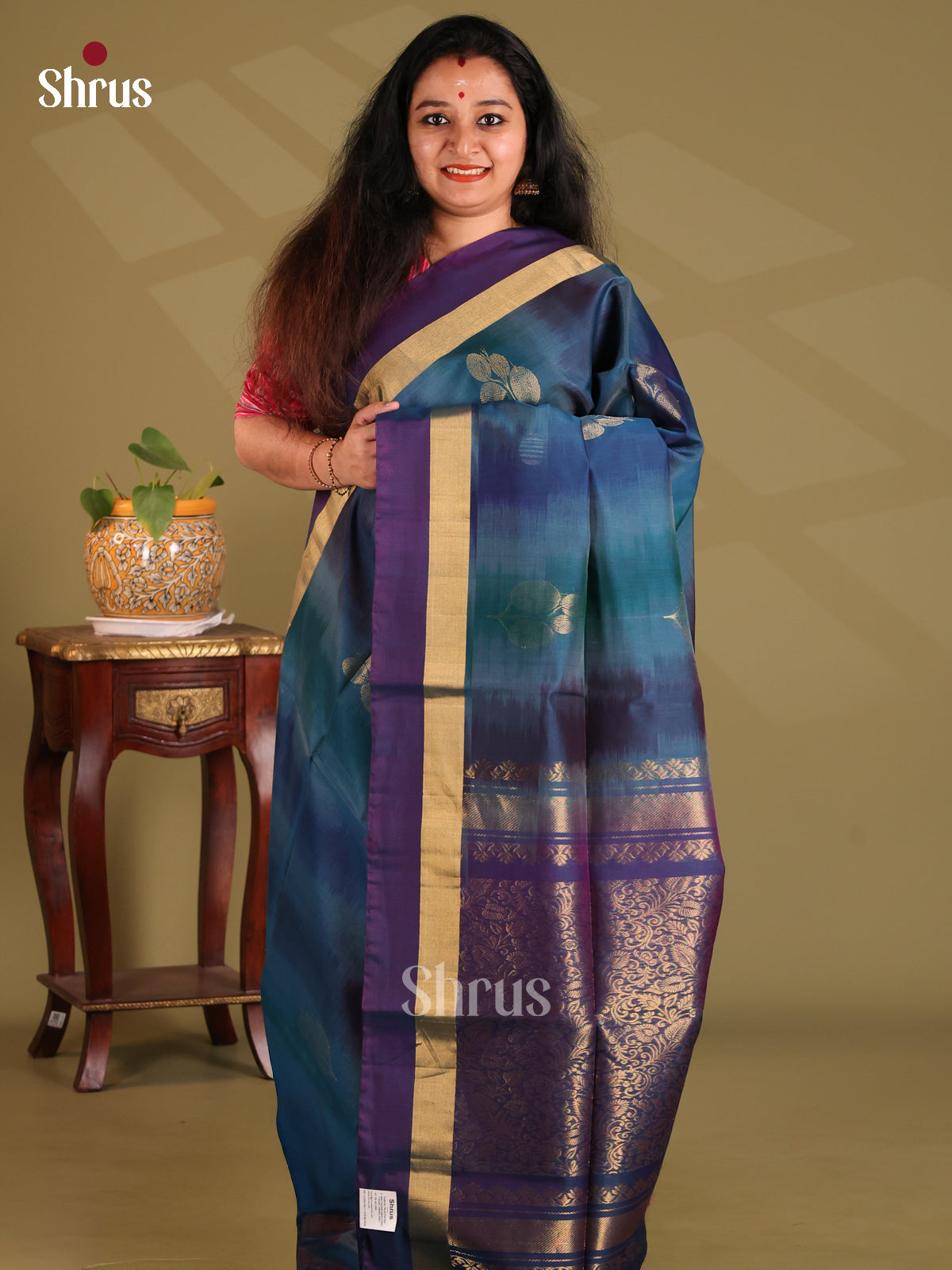 DES23263 - Silk Cotton Saree - Shop on Shrus.com