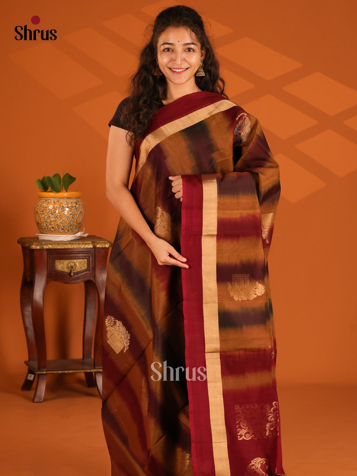 DES23265 - Silk Cotton Saree - Shop on Shrus.com