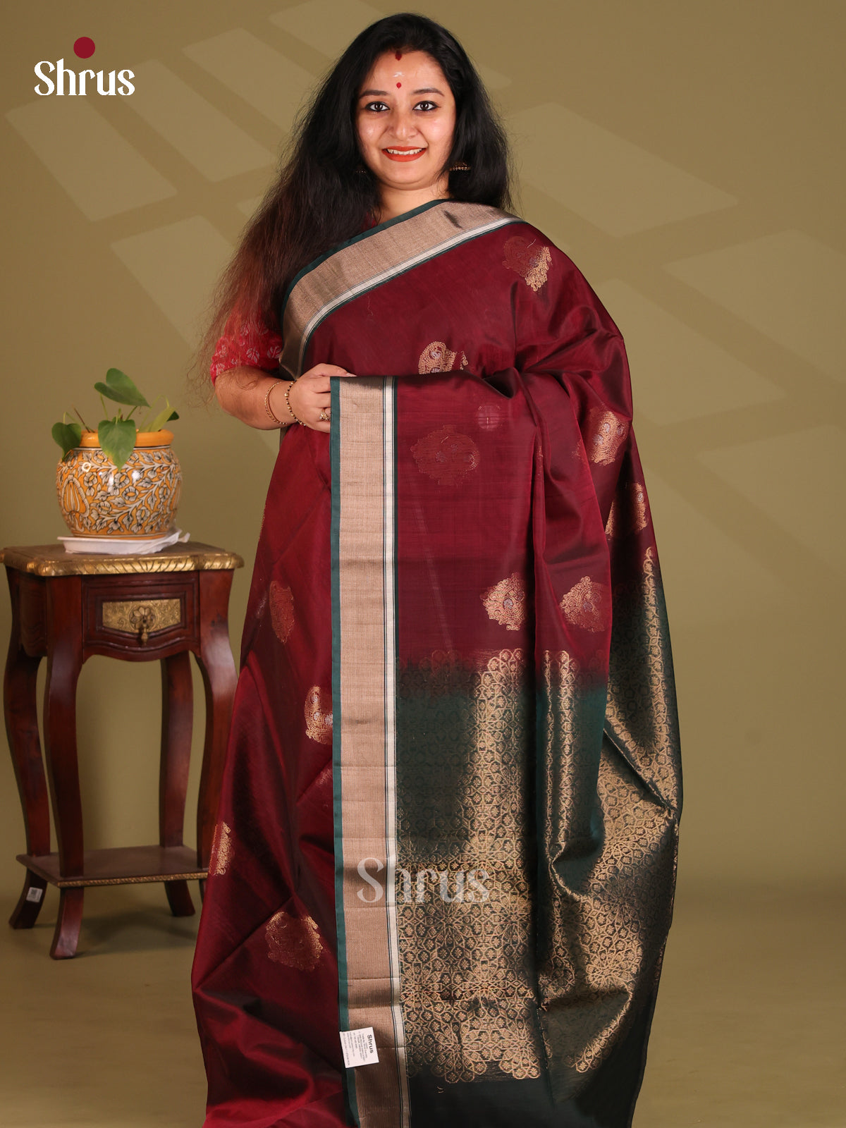 DES23274 - Silk Cotton Saree - Shop on Shrus.com