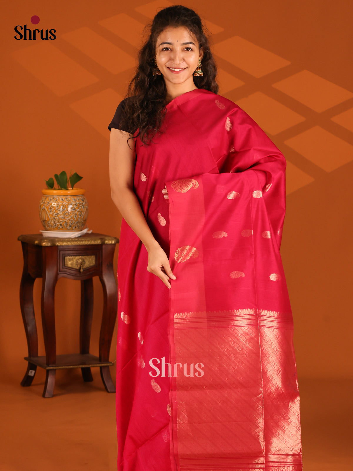 DES23308- Silk Cotton Saree - Shop on Shrus.com