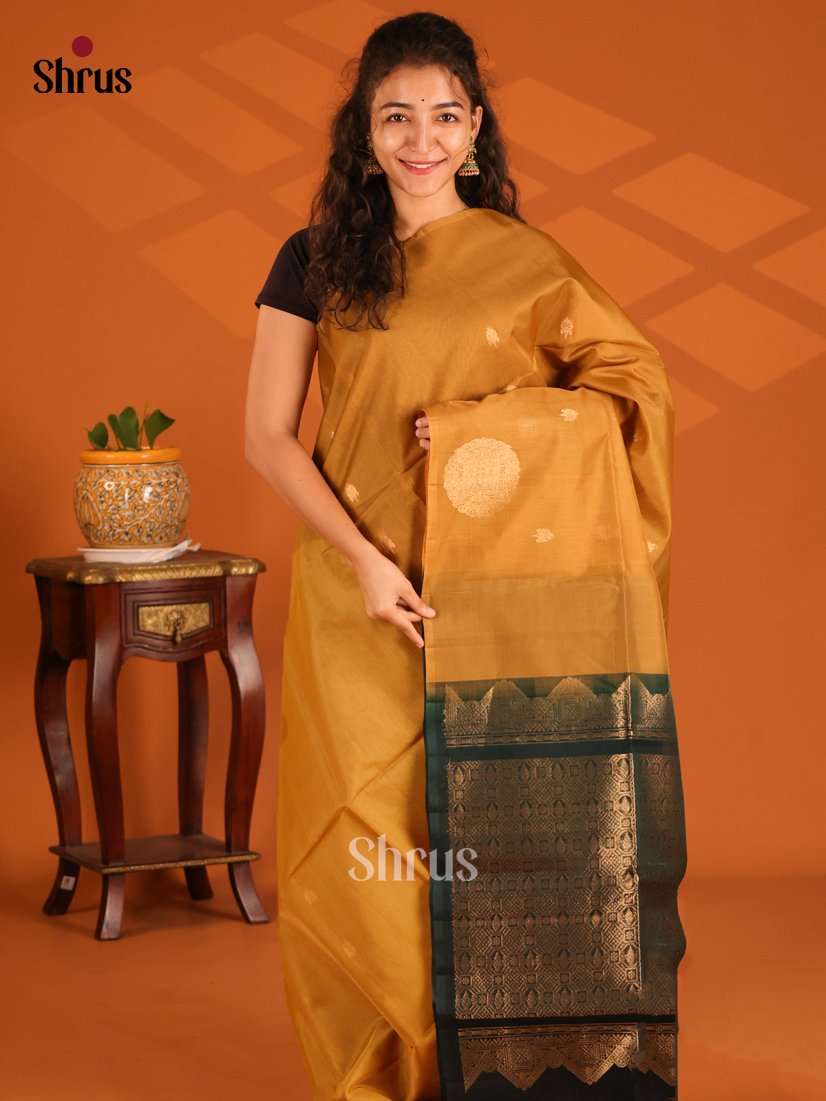 DES23324- Silk Cotton Saree - Shop on Shrus.com