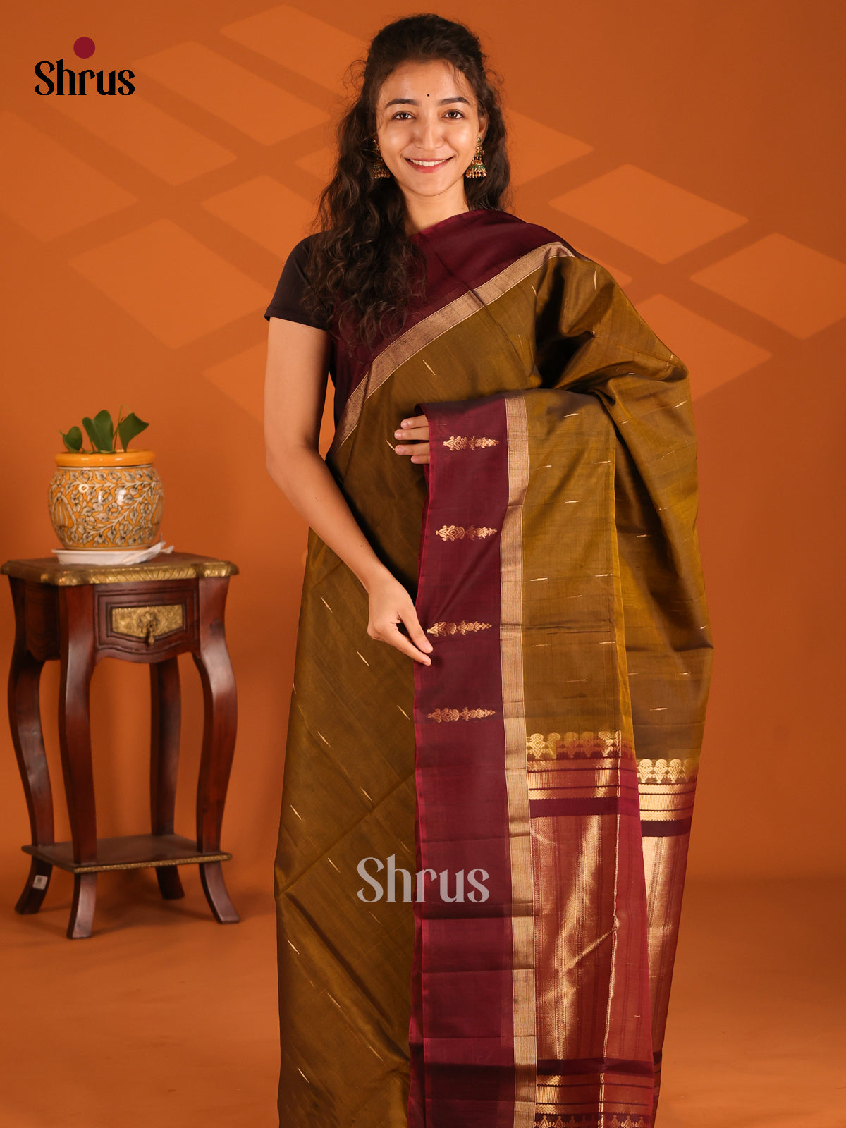 DES23329 - Silk Cotton Saree - Shop on Shrus.com
