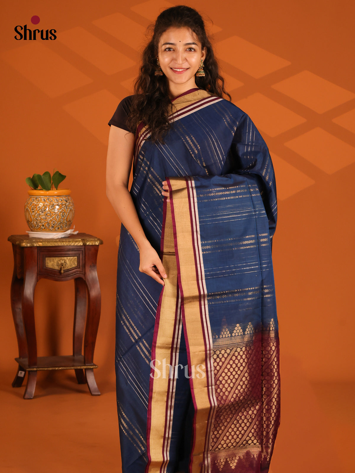 DES23334- Silk Cotton Saree - Shop on Shrus.com