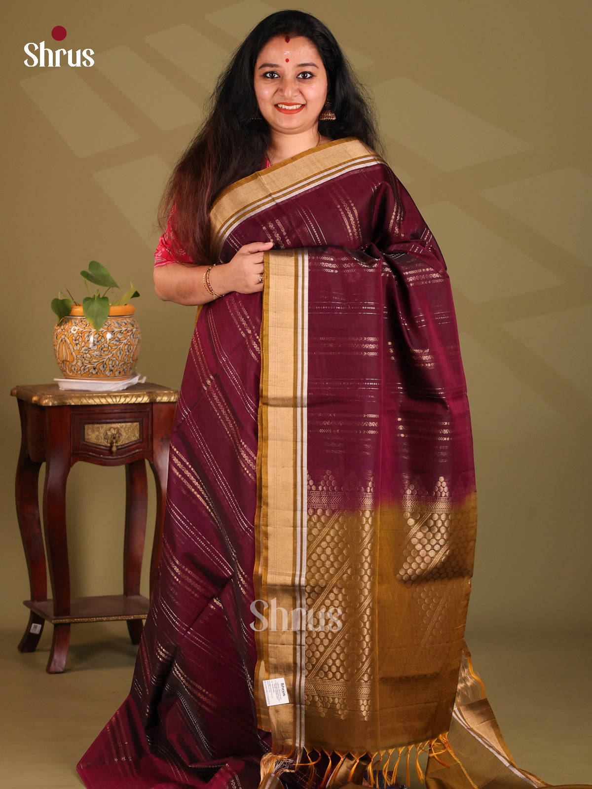 DES23338 - Silk Cotton Saree - Shop on Shrus.com