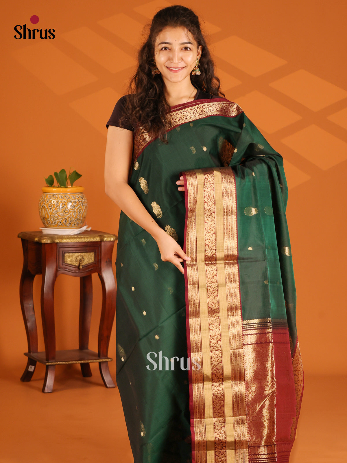 DES23354- Silk Cotton Saree - Shop on Shrus.com