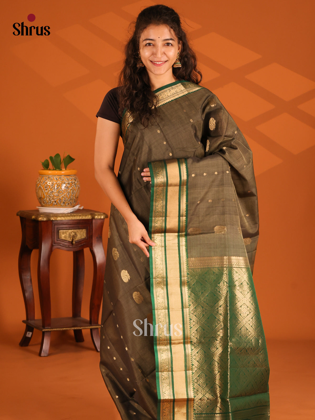 DES23357 - Silk Cotton Saree - Shop on Shrus.com