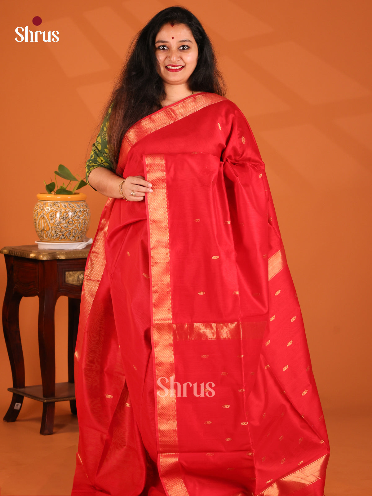 Red(Single Tone)- Maheshwari silkcotton Saree - Shop on Shrus.com