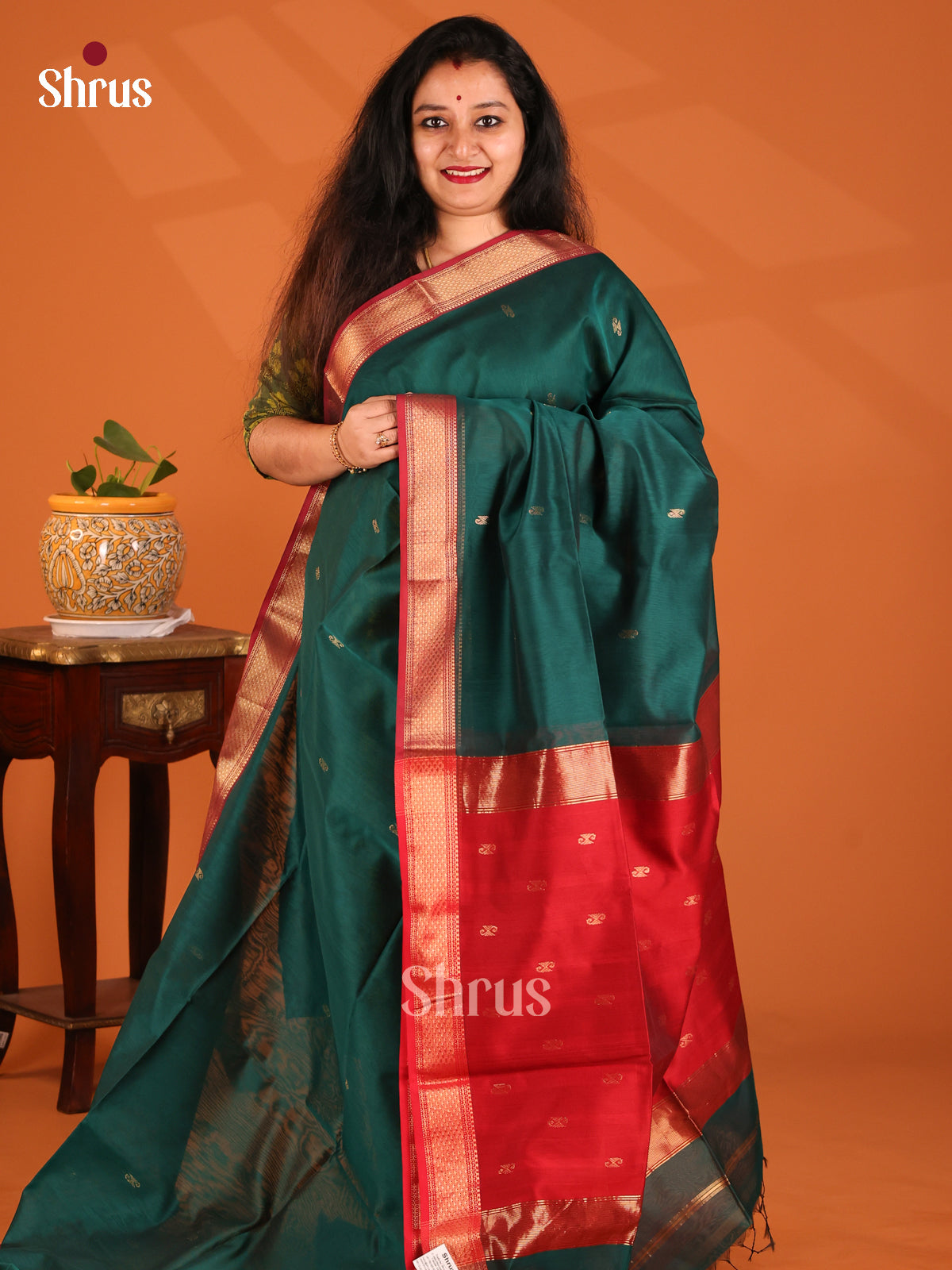 Green with Red- Maheshwari silkcotton Saree - Shop on Shrus.com