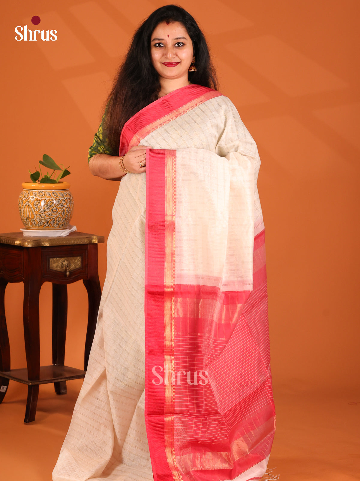 Cream with Red - Maheshwari silkcotton Saree - Shop on Shrus.com
