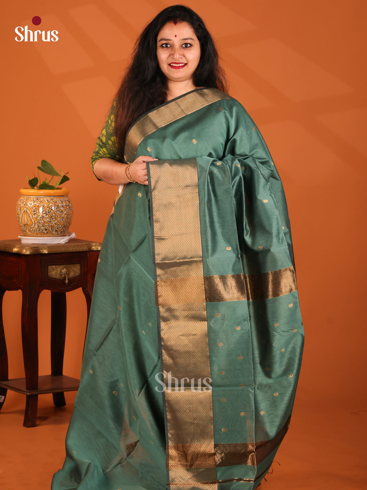 Green(Single Tone) - Maheshwari silkcotton Saree - Shop on Shrus.com