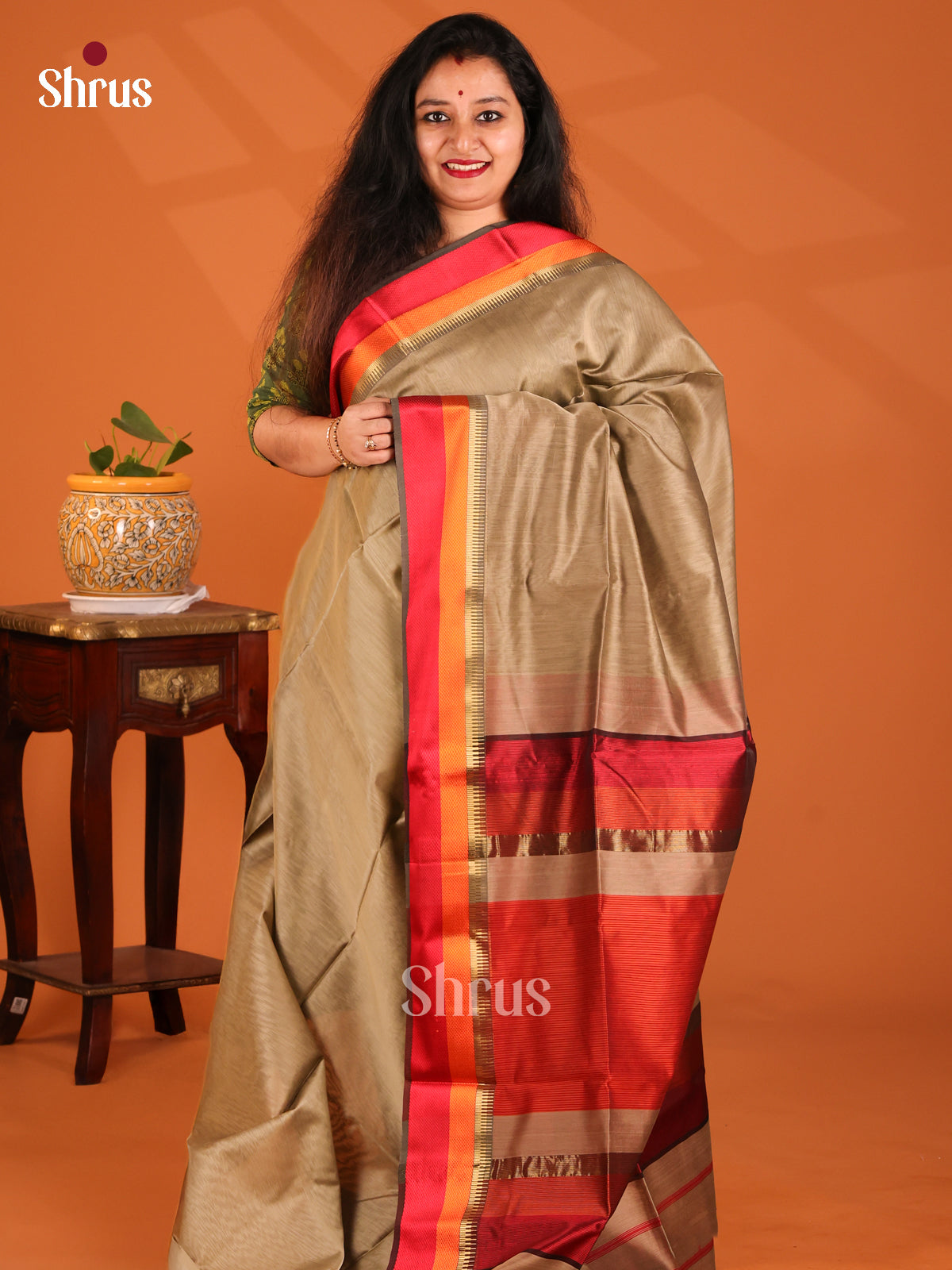 Grey with Red- Maheshwari silkcotton Saree - Shop on Shrus.com