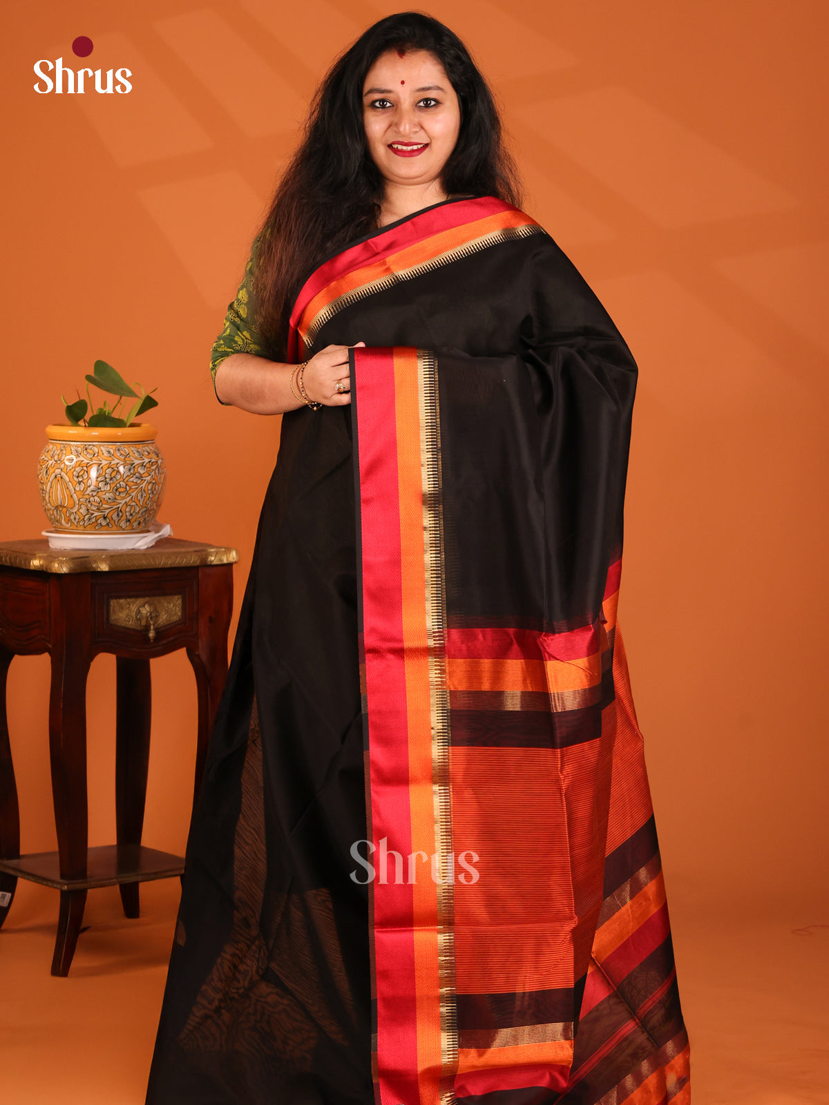 Black with Red - Maheshwari silkcotton Saree - Shop on Shrus.com