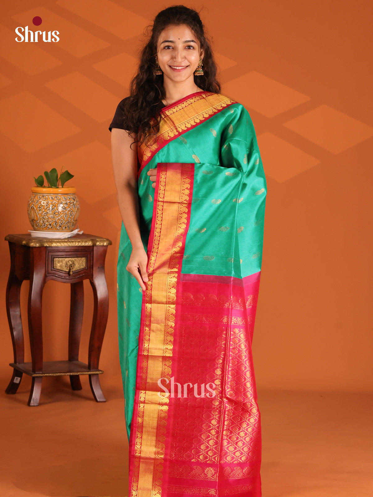 Beautiful Green Silk Cotton Saree with zari buttas & contrast zari manga butta brocade pallu