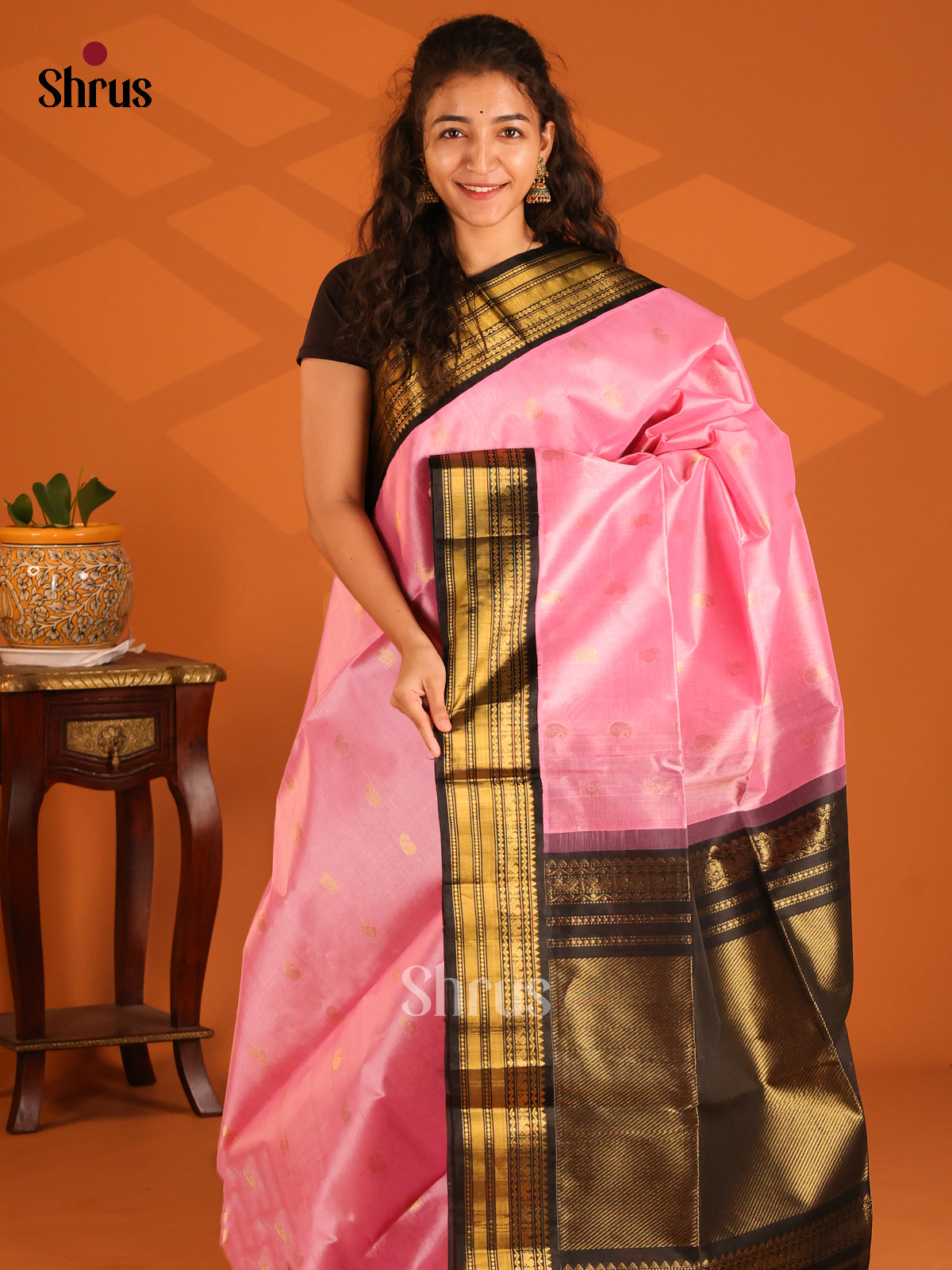 Graceful Pink Silk Cotton Saree with Zari Manga Buttas & Black Zari Border - Shop on Shrus.com