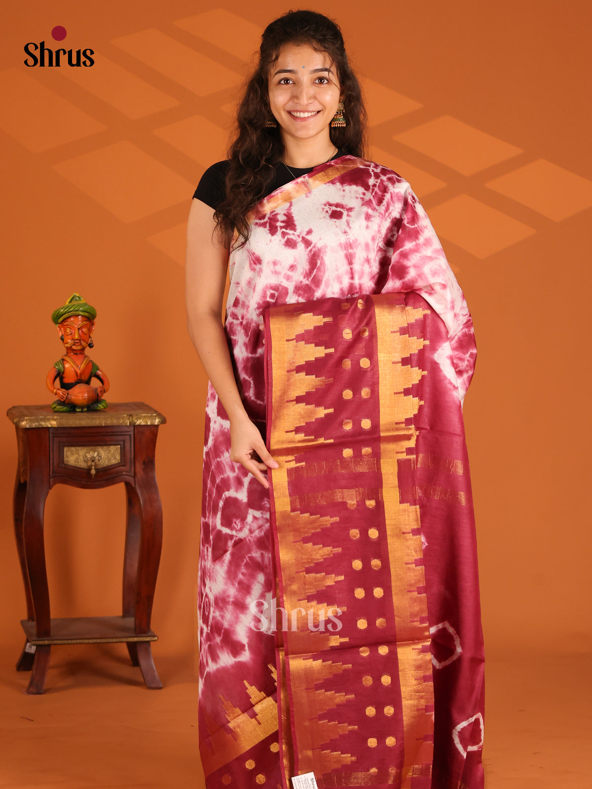 Cream with Maroon - Shibori Saree - Shop on Shrus.com