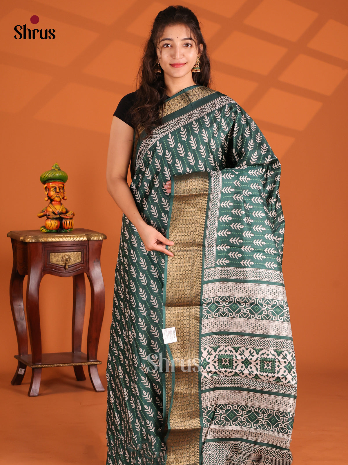 Dark Green - Semi Crepe Saree - Shop on Shrus.com