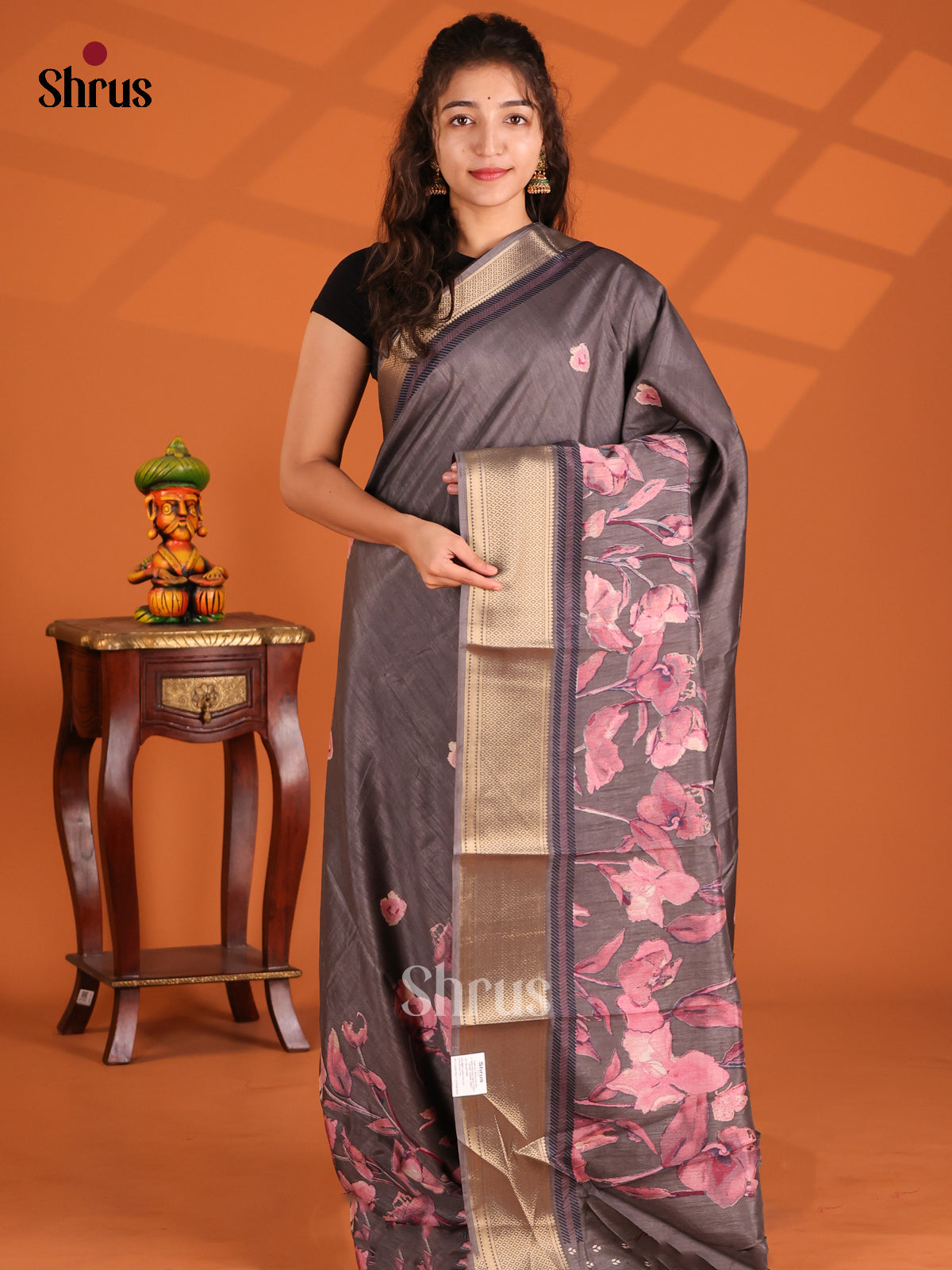 Grey- Semi Crepe Saree - Shop on Shrus.com