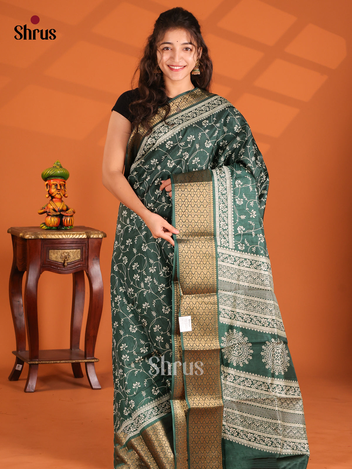 Dark Green - Semi Crepe Saree - Shop on Shrus.com