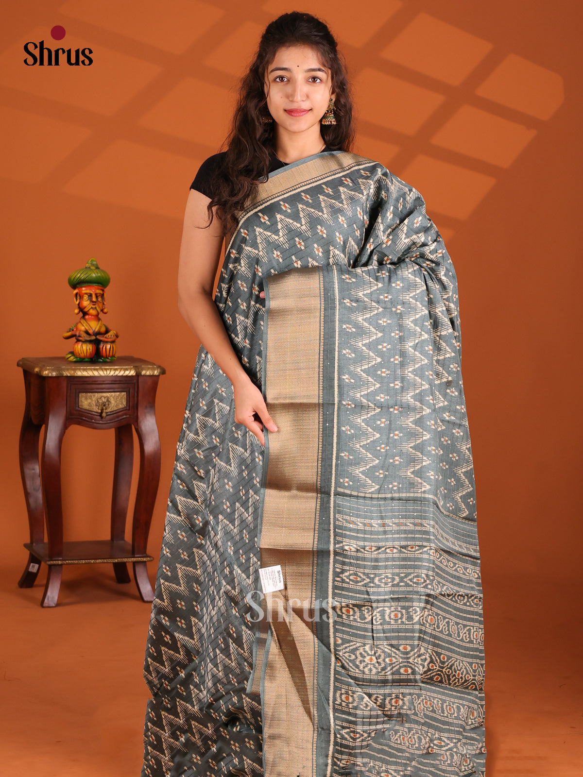 Grey - Semi Crepe Saree - Shop on Shrus.com
