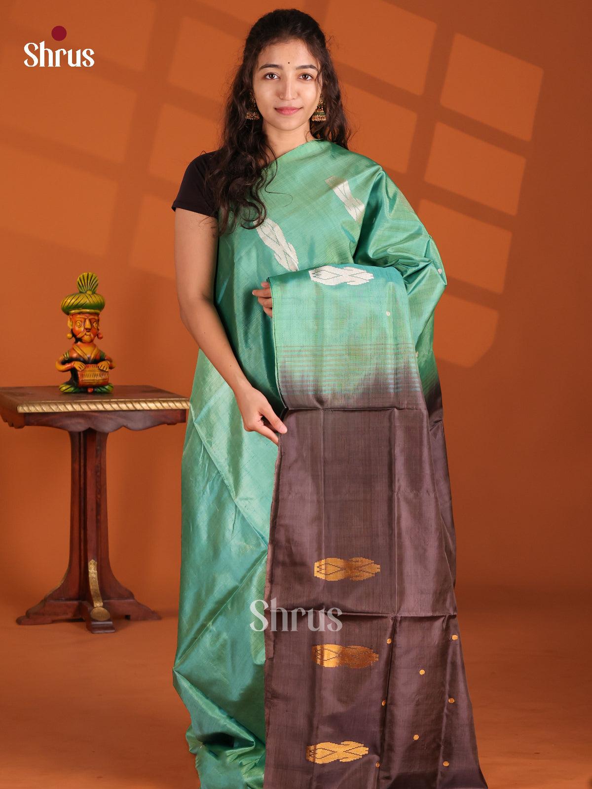 DES31154- Banana Pith Saree - Shop on Shrus.com