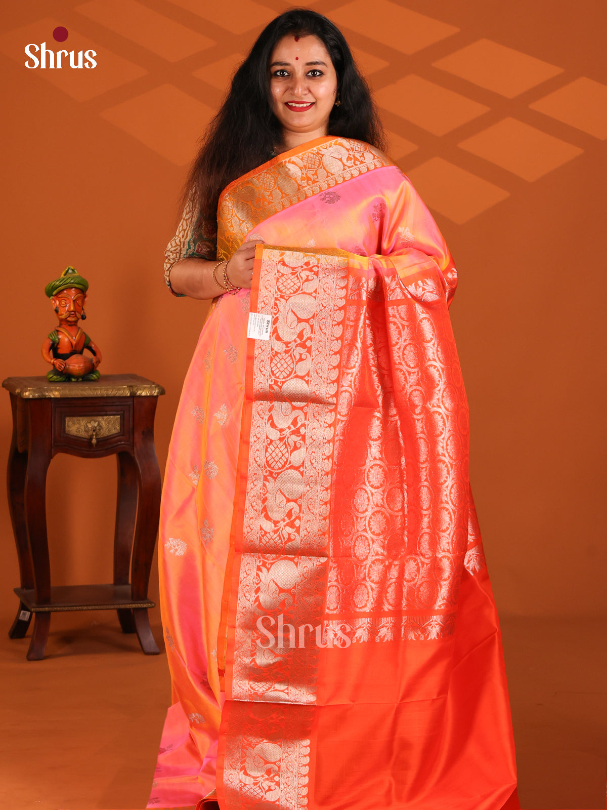 Dual Tone Orangish Pink Venkatagiri silk Saree with peacock zari buttis , Orange brocade pallu - Shop on Shrus.com