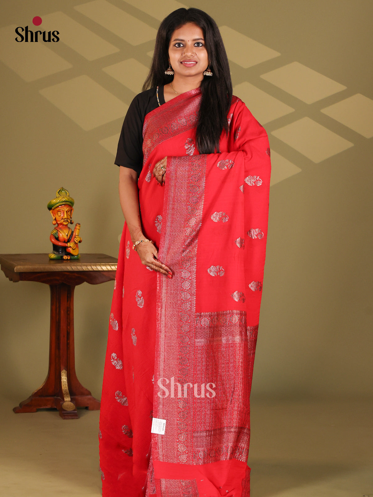 Red(Single Tone) - Semi Georgette Saree - Shop on Shrus.com