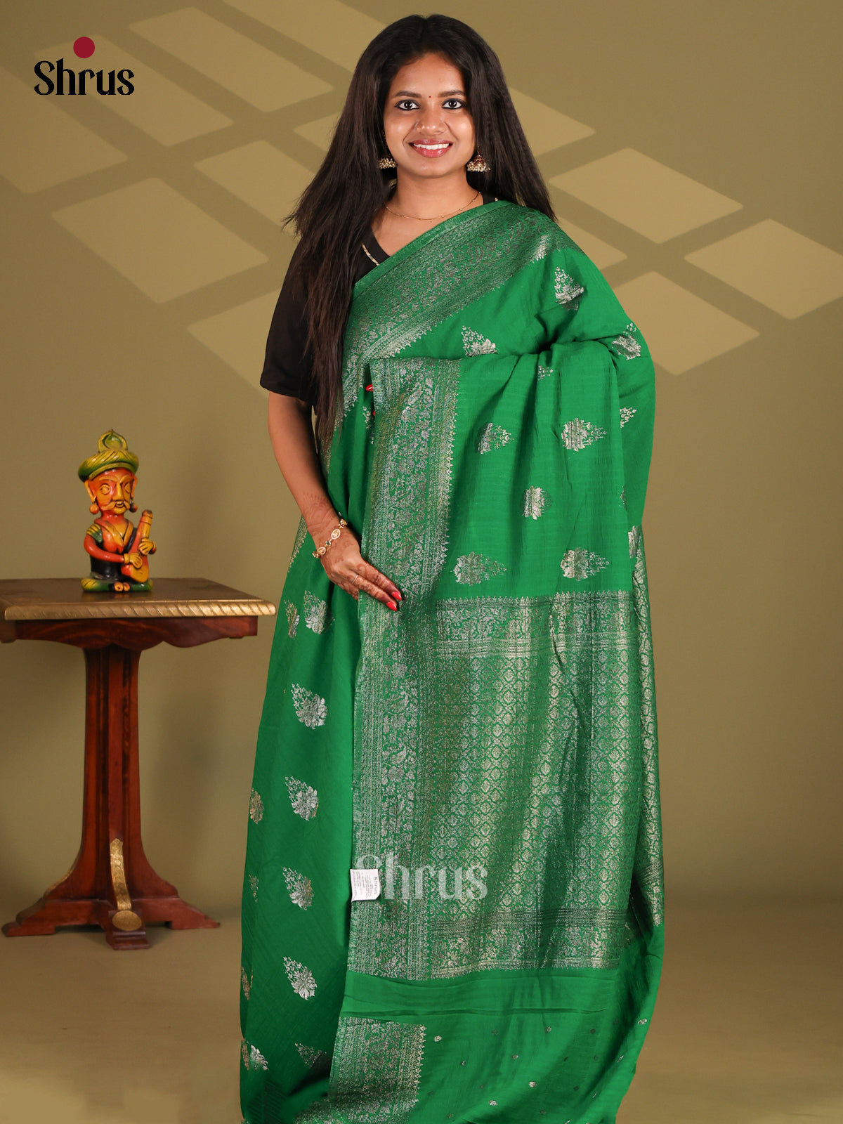 Green(Single Tone) - Semi Georgette Saree - Shop on Shrus.com