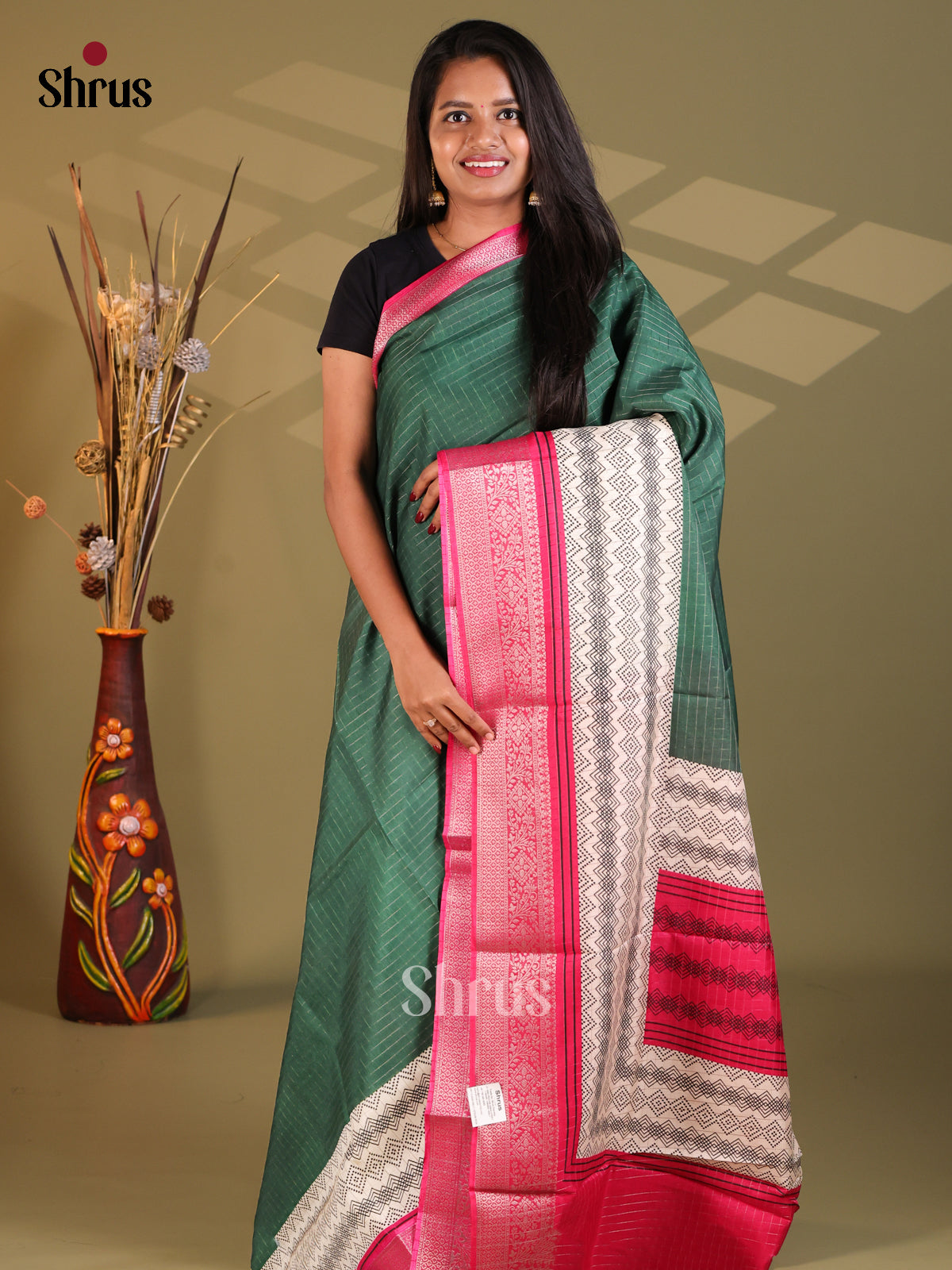DFS09171 - Semi Dola silk Saree - Shop on Shrus.com