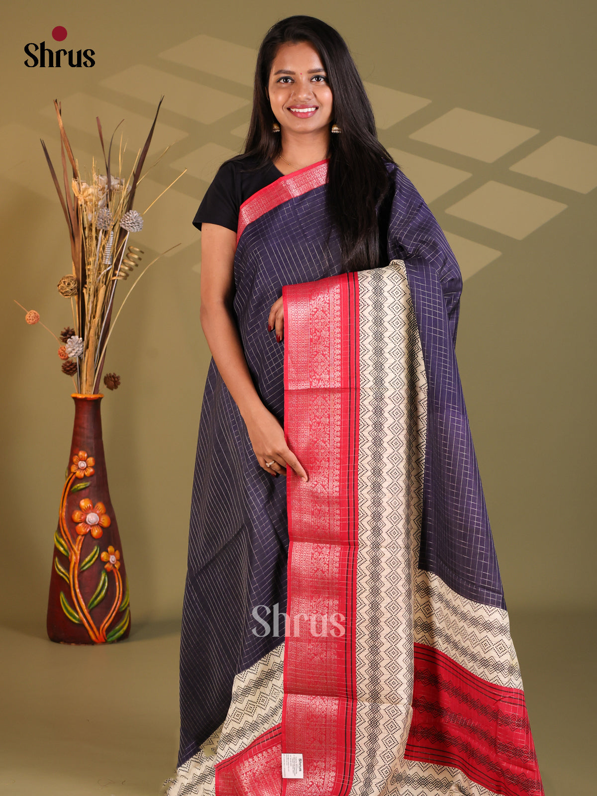DFS09173 - Semi Dola silk Saree - Shop on Shrus.com