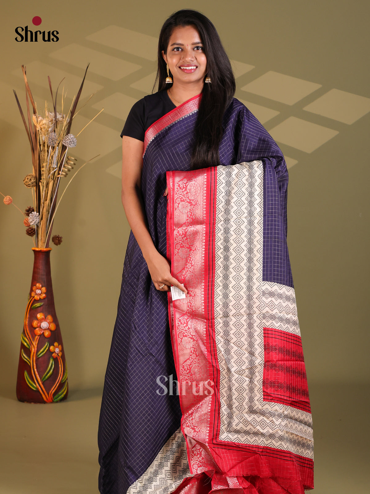 DFS09188 - Semi Dola silk Saree - Shop on Shrus.com