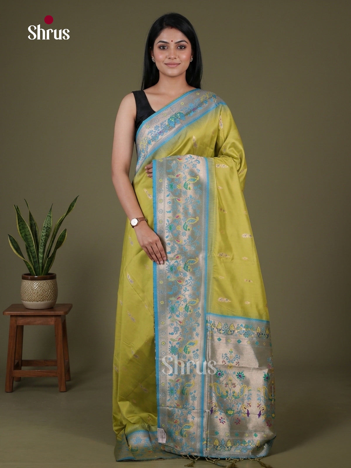 DFS10067 - Semi Paithani