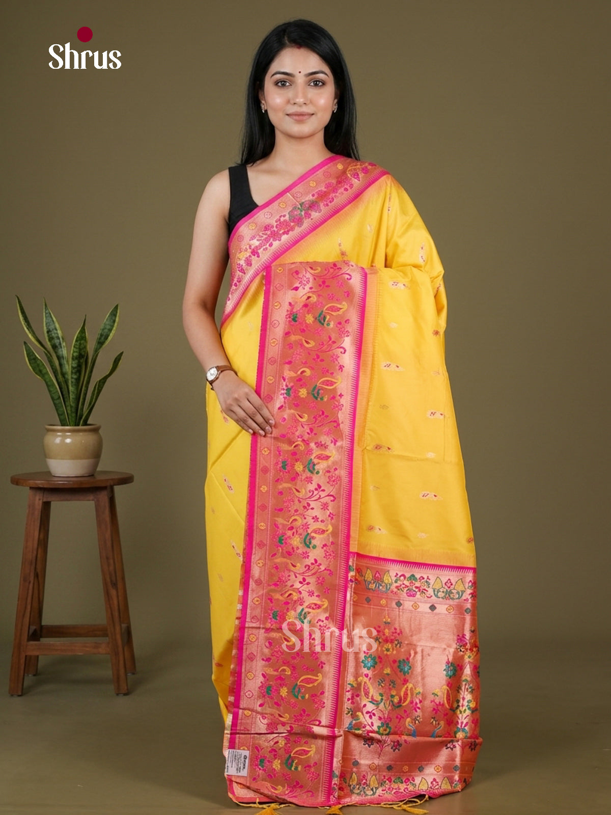DFS10070 - Semi Paithani