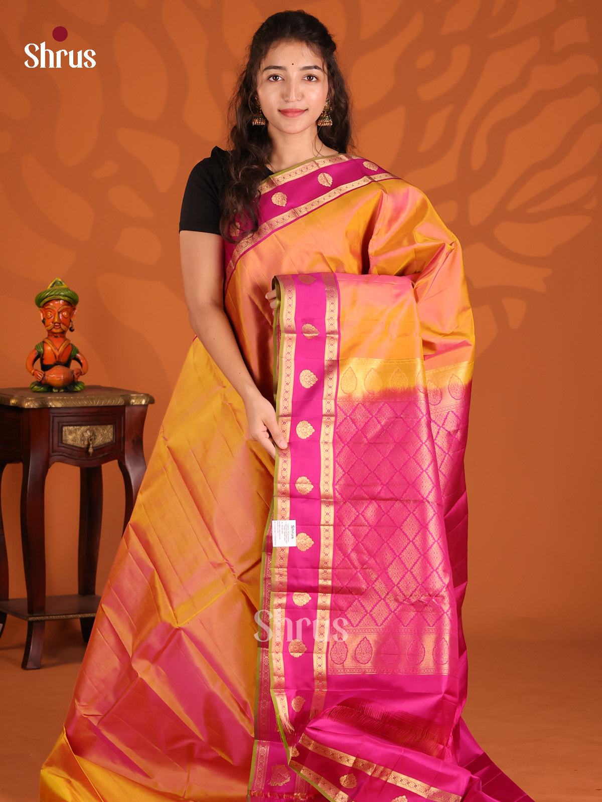 Double Shaded Orange and Pink Kanchipuram silk Saree with floral drop motifs - Shop on Shrus.com