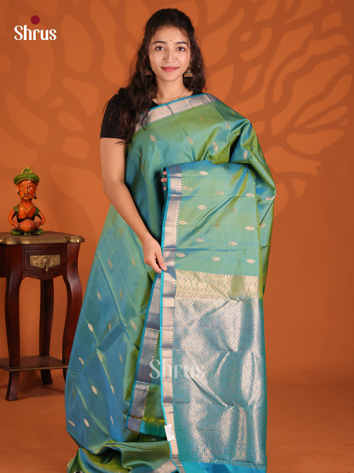 Double Shaded Green & Blue Kanchipuram silk Saree with gold zari floral buttas - Shop on Shrus.com