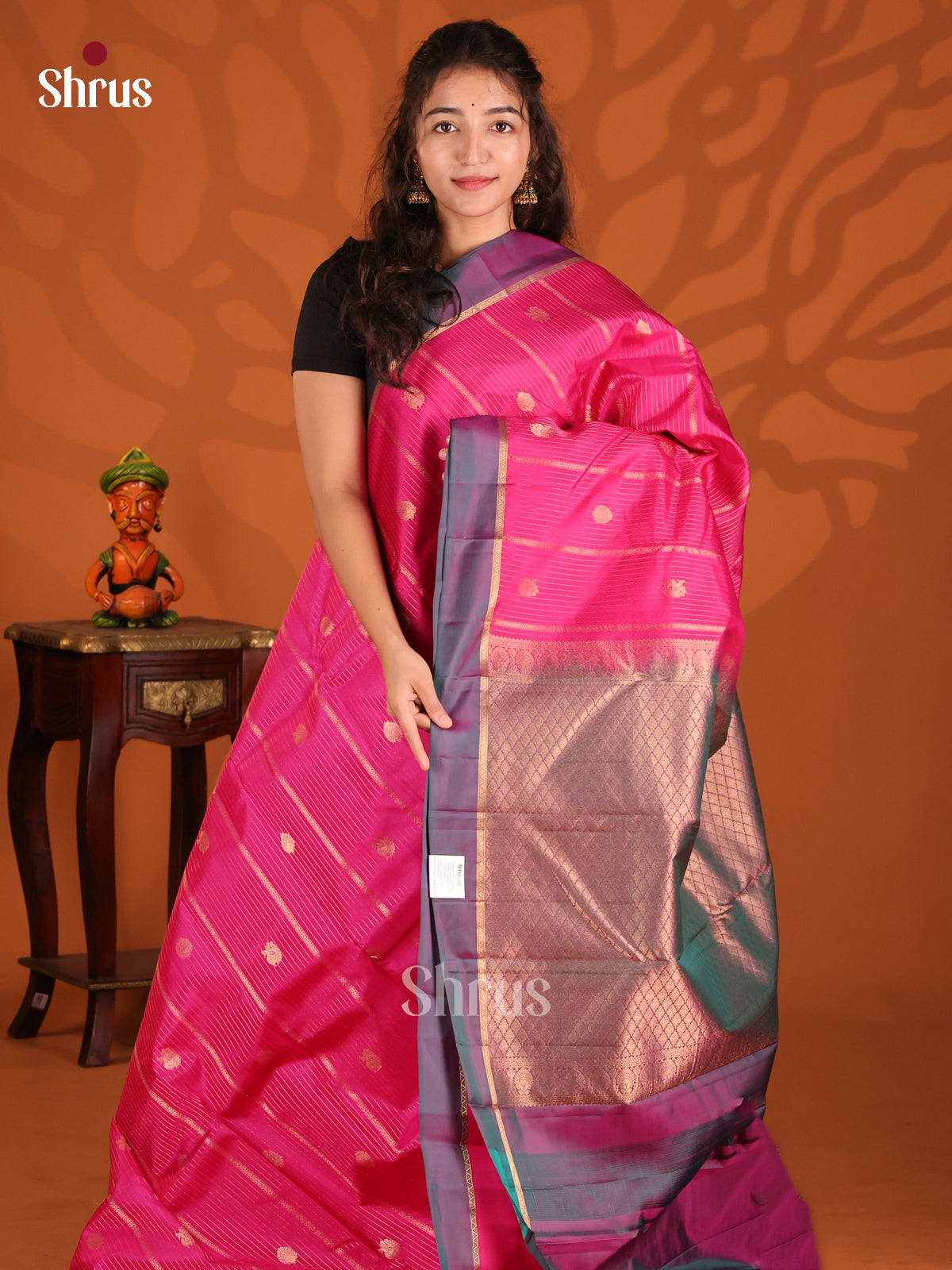 Majestic Pink Kanchipuram silk Saree with vaira oosi stripes & buttas - Shop on Shrus.com
