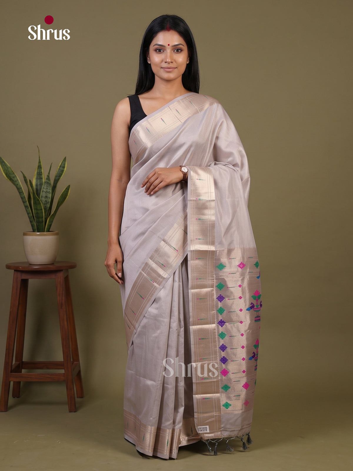 DFS11018 - Semi Paithani